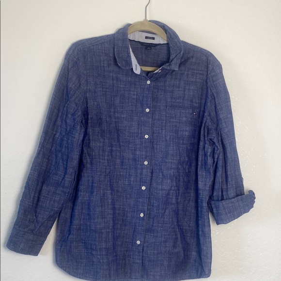 Tommy Hilfiger Women’s Shirt Bundle – Size XL – 4 Classic Styles (2 New) - Picture 3 of 13